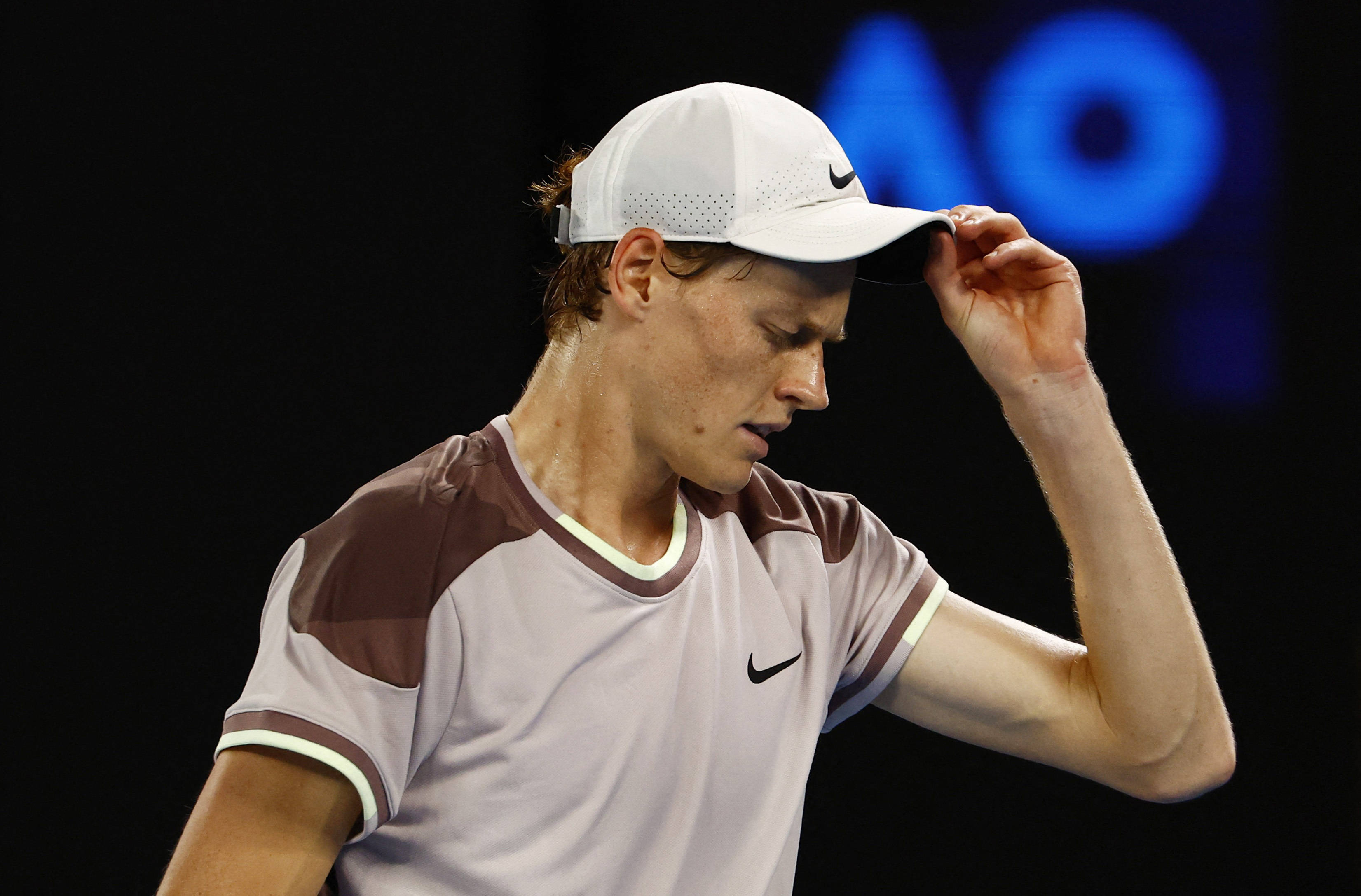 东契奇终于打出价值！解压老詹，针对约基奇盘活进攻，采访展自信.